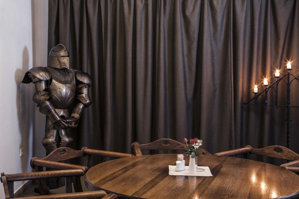 Moravská Třebová 神剑旅馆及餐厅酒店 外观 照片